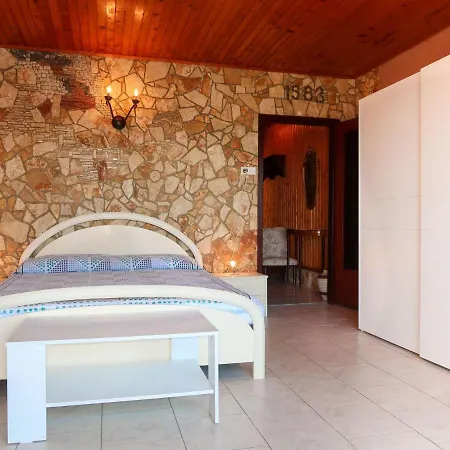 Appartement Visnja-2 By Interhome